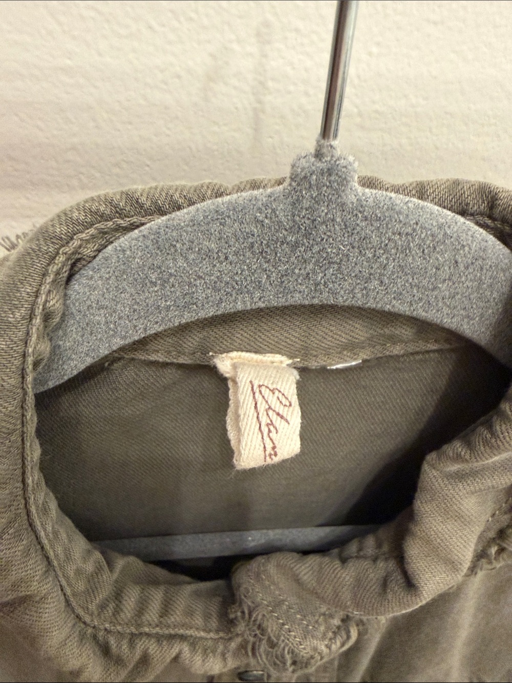 Elan Olive Green Frayed Trim Button-Front Shirt Jacket - Picture 3 of 4
